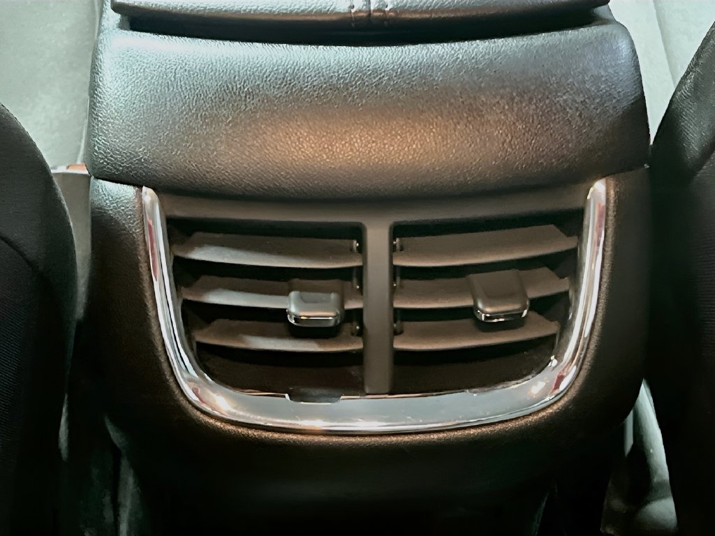 Used 2025 Summit White Chevrolet LT image 25