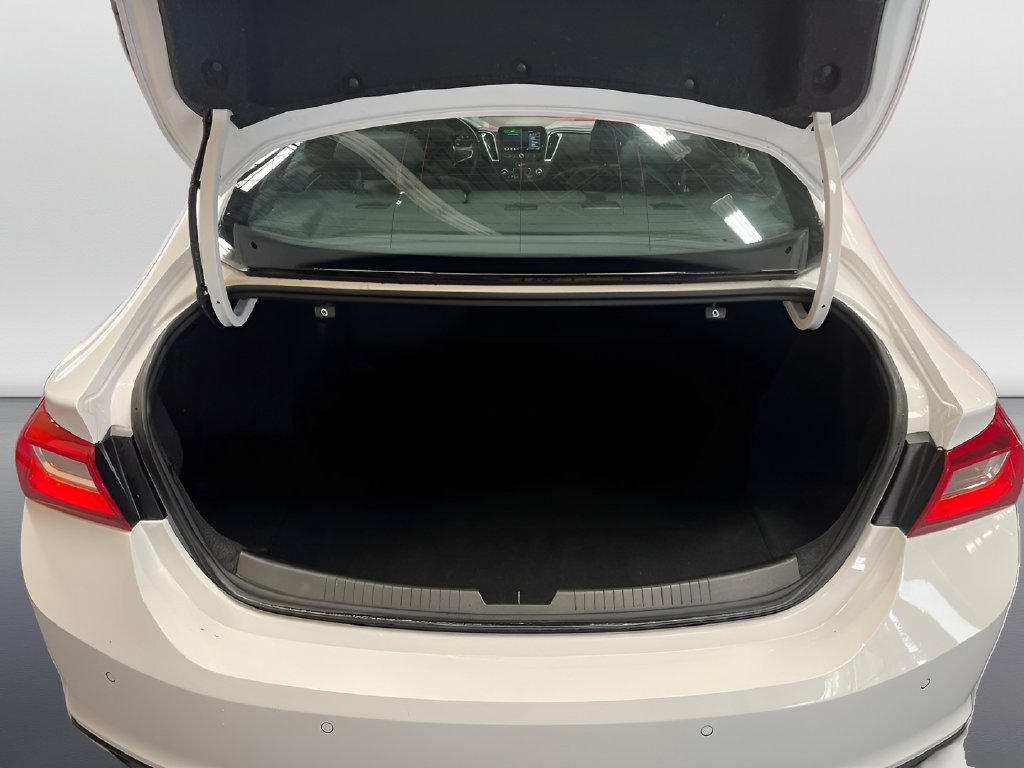 Used 2025 Summit White Chevrolet LT image 26