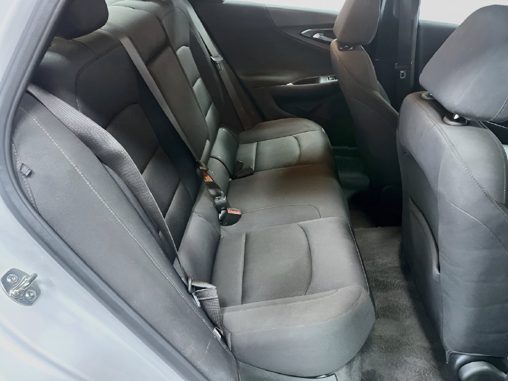 Used 2025 Summit White Chevrolet LT image 27