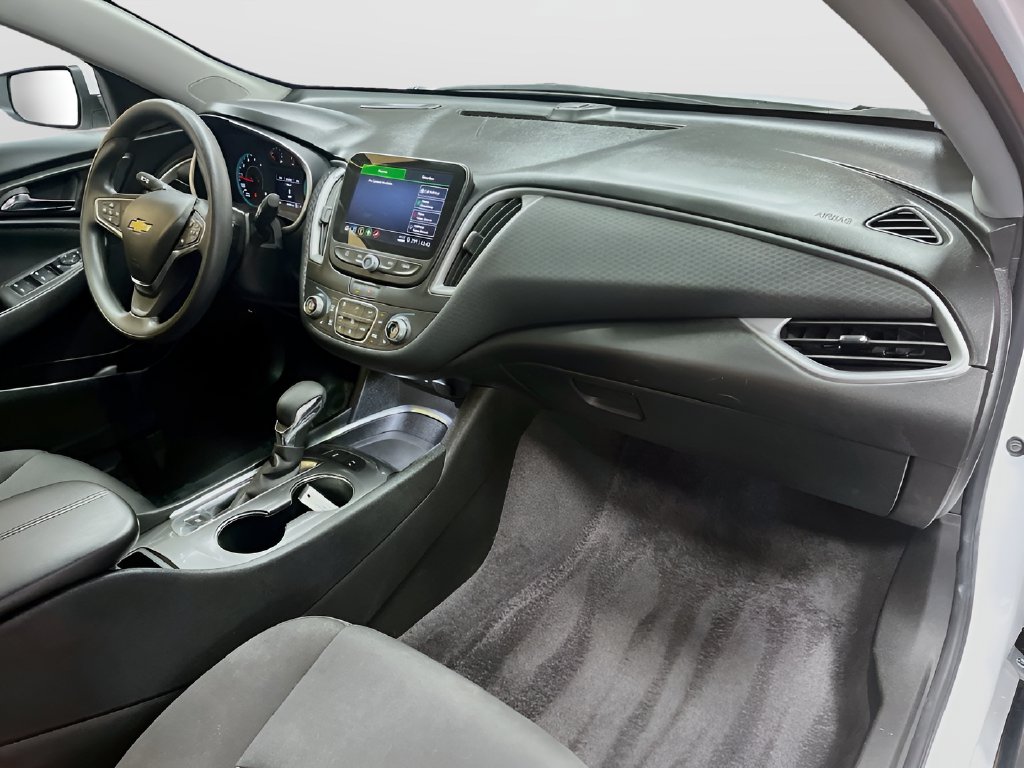 Used 2025 Summit White Chevrolet LT image 29