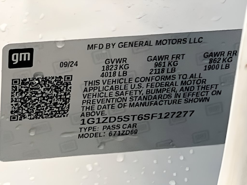 Used 2025 Summit White Chevrolet LT image 32