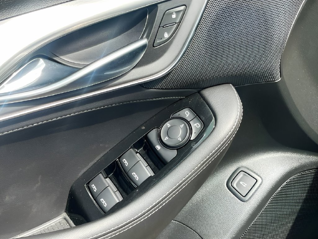 2024 Cadillac CT5 photo 17 of 30