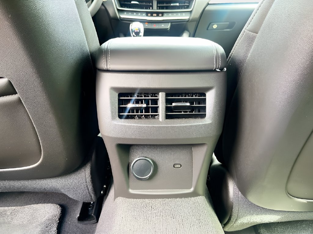 2024 Cadillac CT5 photo 23 of 30
