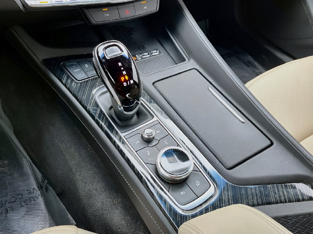 2024 Cadillac CT5 photo 16 of 31