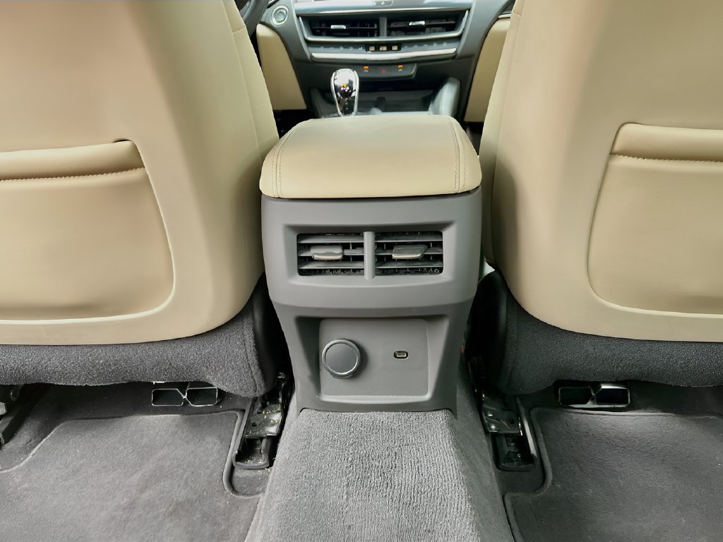 2024 Cadillac CT5 photo 24 of 31