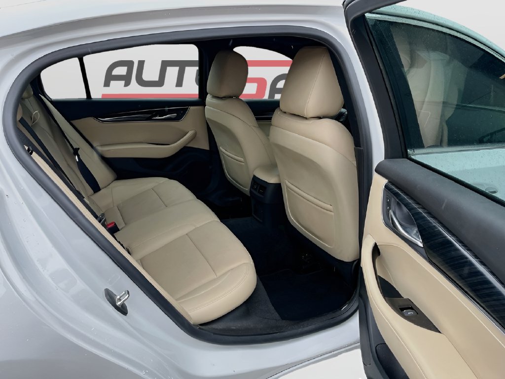 2024 Cadillac CT5 photo 26 of 31