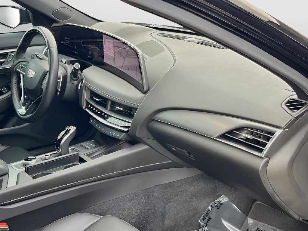 2025 Cadillac CT5 photo 31 of 35