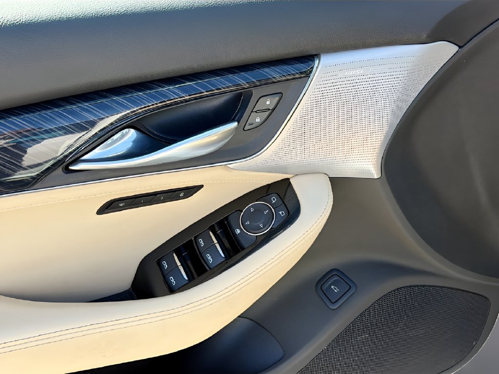 2024 Cadillac CT5 photo 18 of 30
