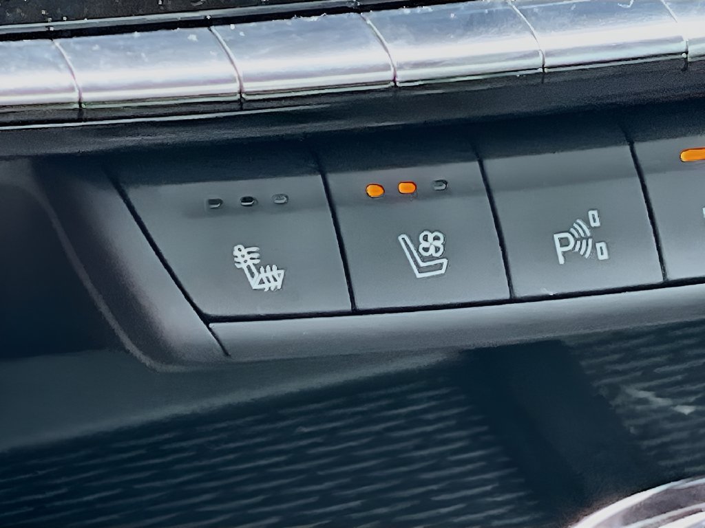 2025 Cadillac CT5 photo 21 of 34