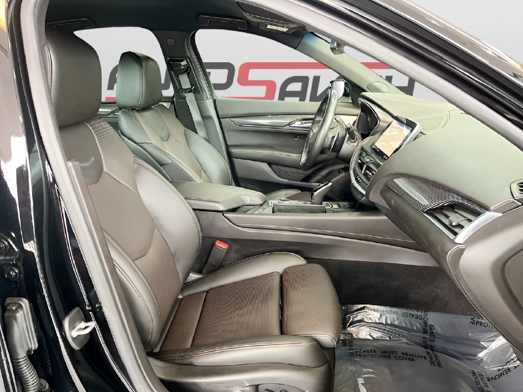 2023 Cadillac CT5 photo 28 of 32
