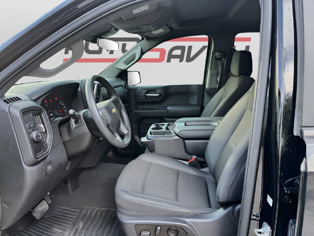 2025 Chevrolet Silverado 1500 photo 19 of 30
