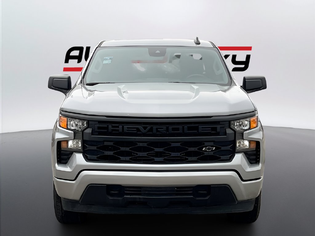 2024 Chevrolet Silverado 1500 photo 2 of 30