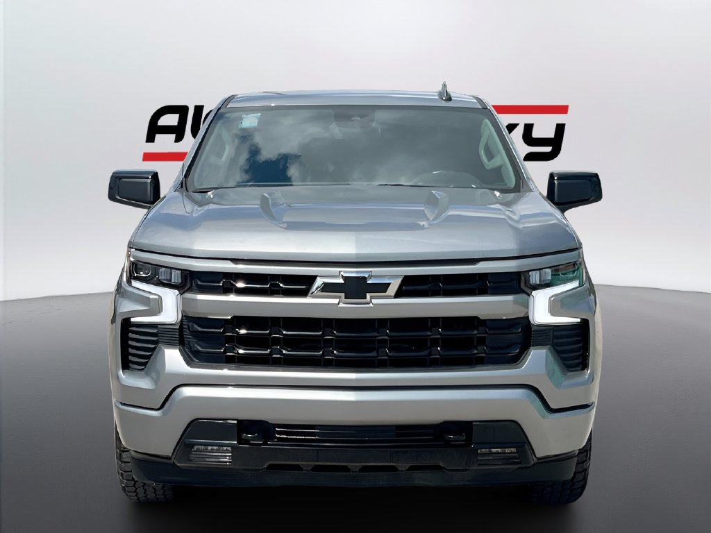 2025 Chevrolet Silverado 1500 photo 2 of 33