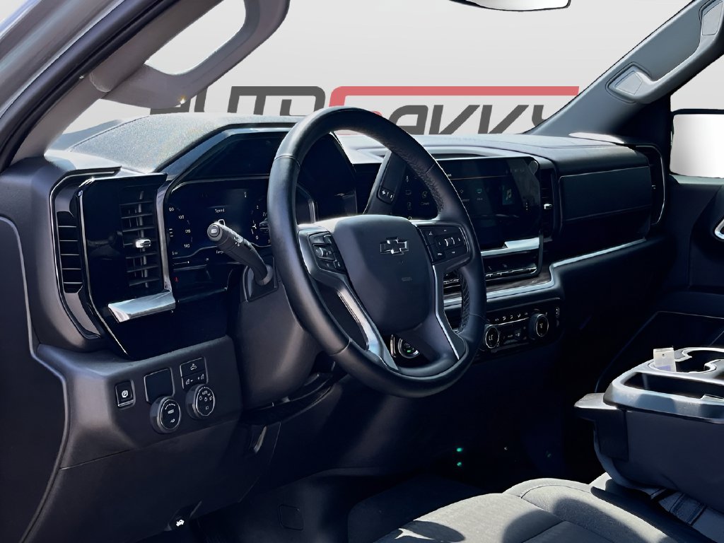 2025 Chevrolet Silverado 1500 photo 9 of 33