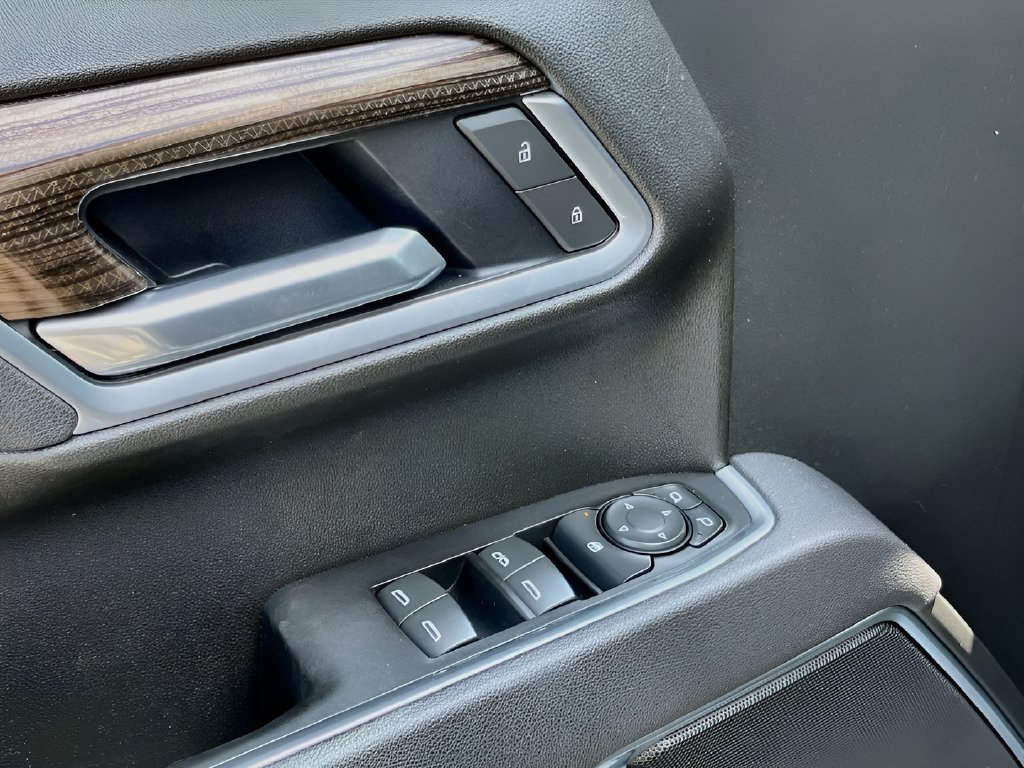 2025 Chevrolet Silverado 1500 photo 18 of 33