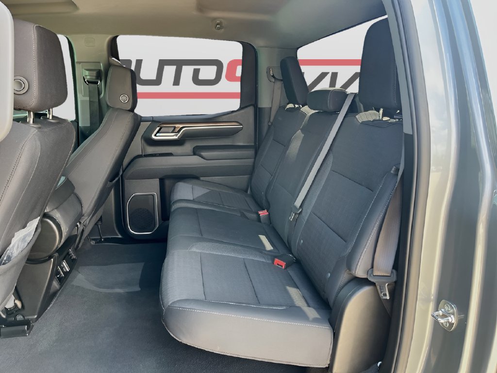 2025 Chevrolet Silverado 1500 photo 24 of 33