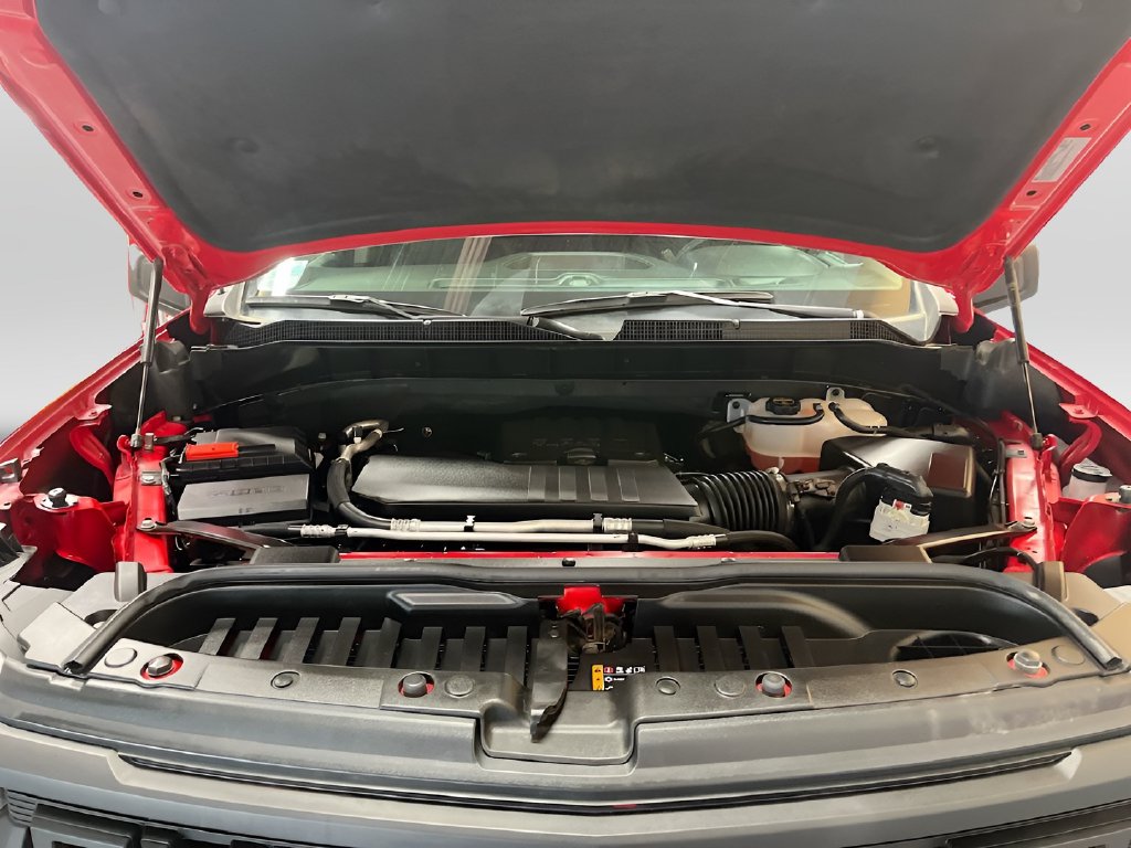 Used 2025 Red Hot Chevrolet Custom image 28