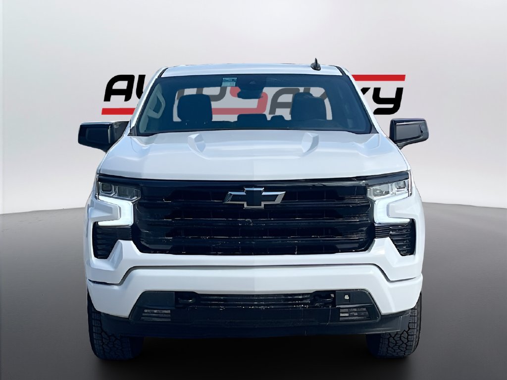 2026 Chevrolet Silverado 1500 photo 2 of 32