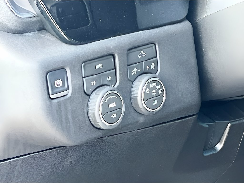 2026 Chevrolet Silverado 1500 photo 10 of 32