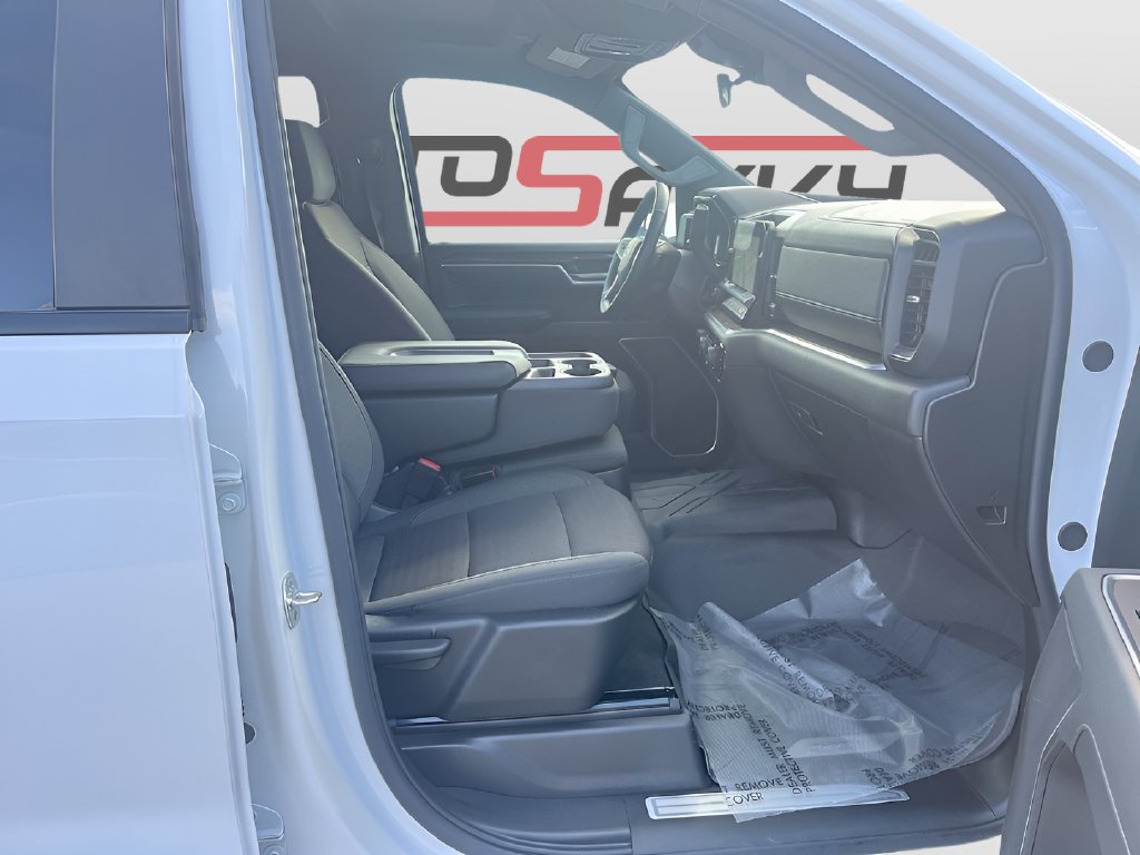2026 Chevrolet Silverado 1500 photo 28 of 32