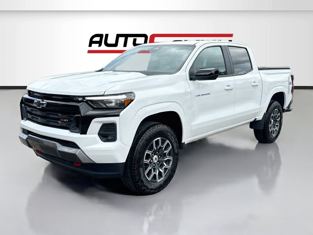 2024 Chevrolet Colorado photo 3 of 33