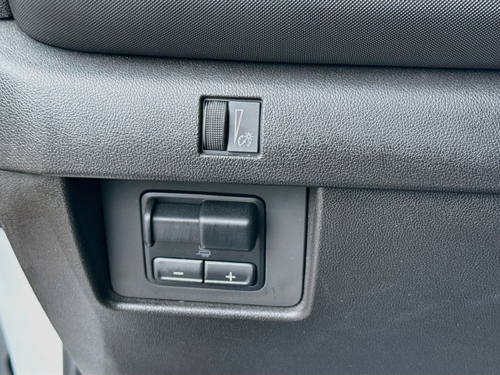 2024 Chevrolet Colorado photo 10 of 33