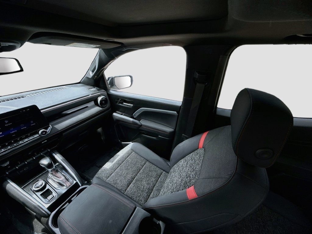 2024 Chevrolet Colorado photo 24 of 33