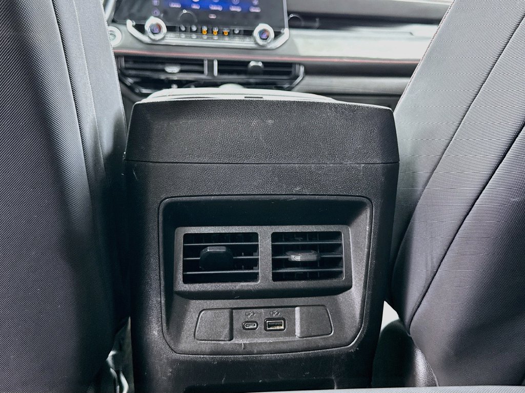 2024 Chevrolet Colorado photo 26 of 33