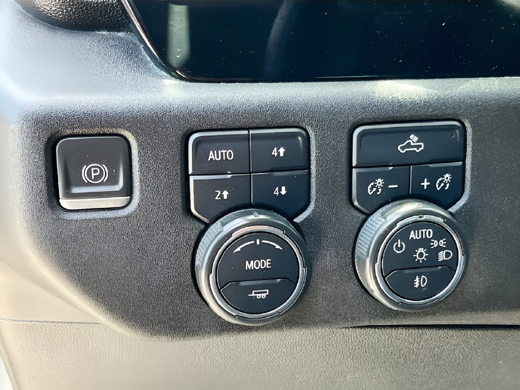 2023 Chevrolet Silverado 1500 photo 10 of 31