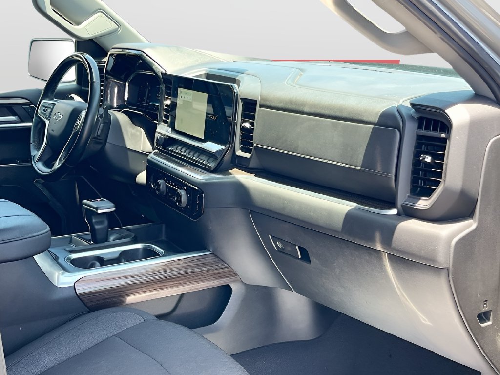 2023 Chevrolet Silverado 1500 photo 28 of 31