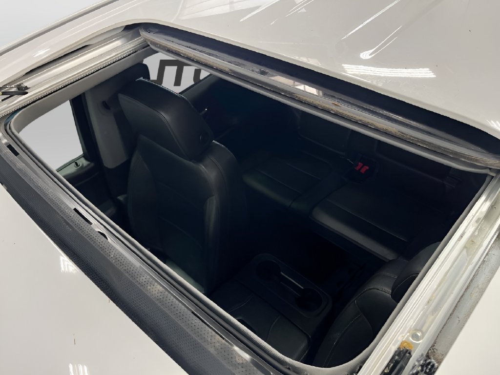 Used 2022 Summit White Chevrolet LTZ image 23