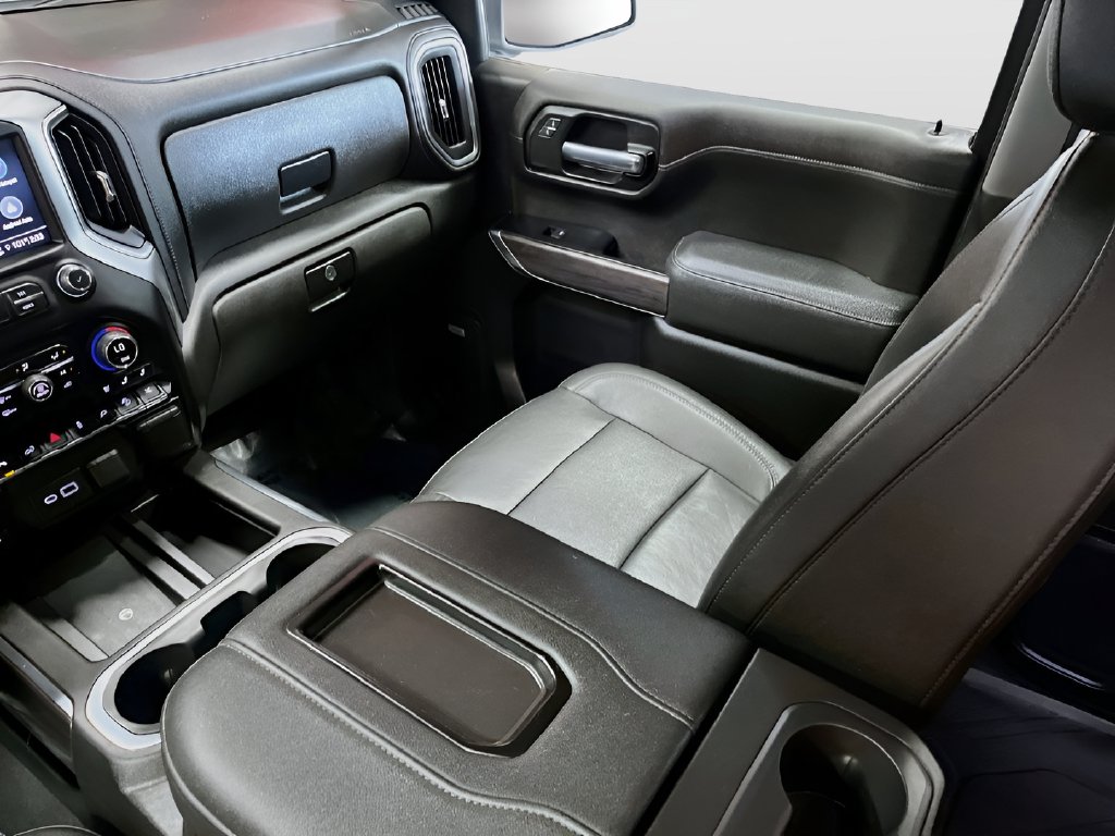 Used 2022 Summit White Chevrolet LTZ image 25