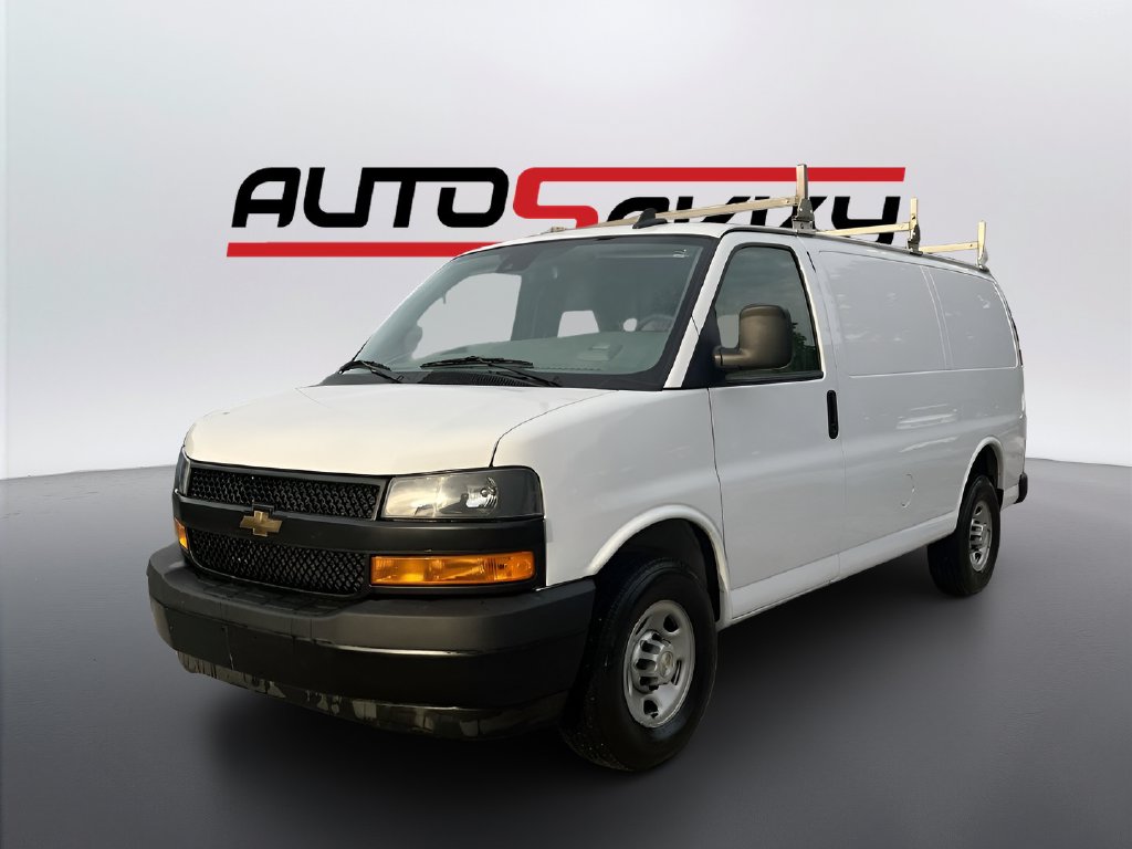 2024 Chevrolet Express 2500 photo 3 of 28