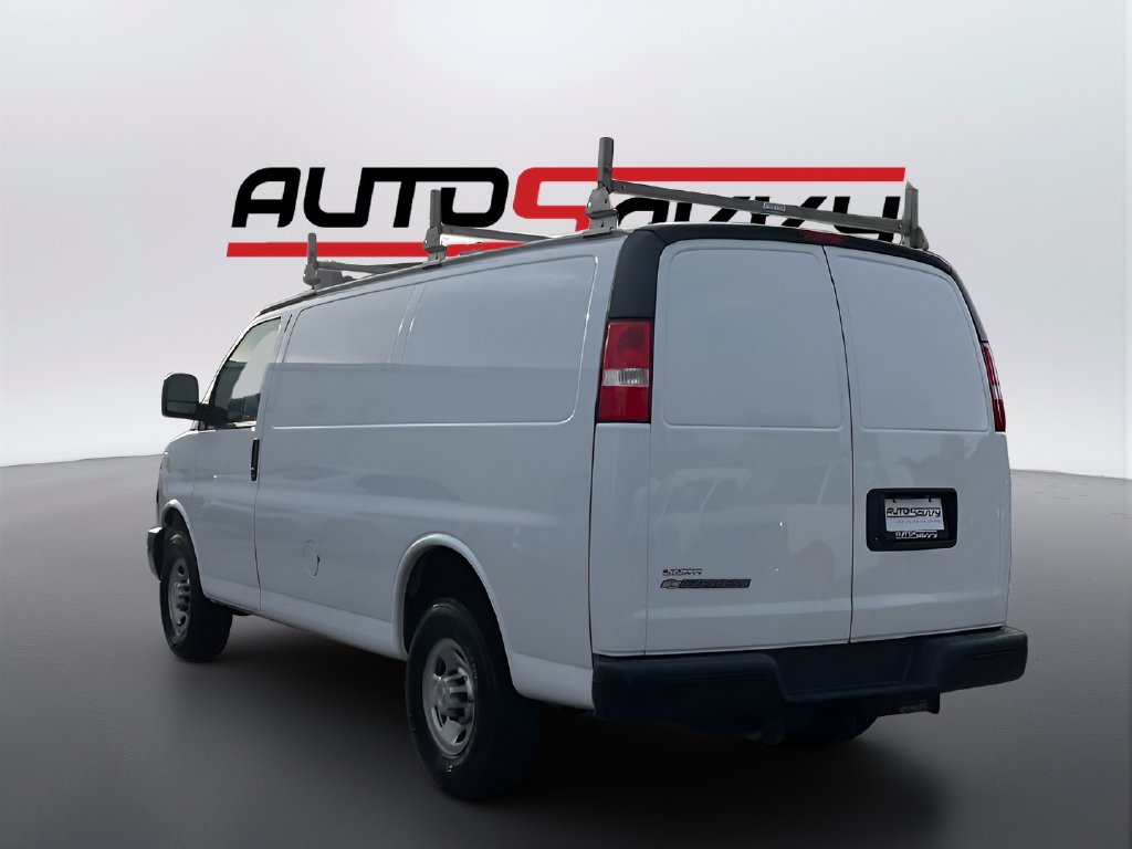 2024 Chevrolet Express 2500 photo 5 of 28