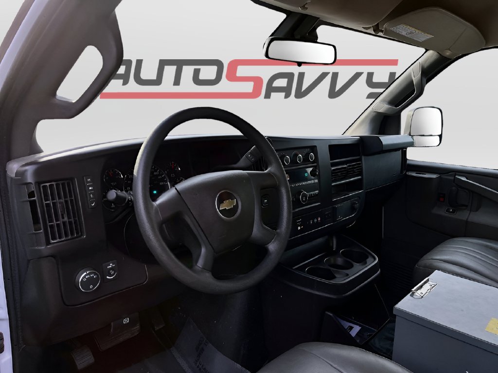 2024 Chevrolet Express 2500 photo 9 of 28