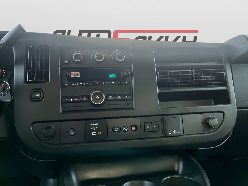 2024 Chevrolet Express 2500 photo 14 of 28