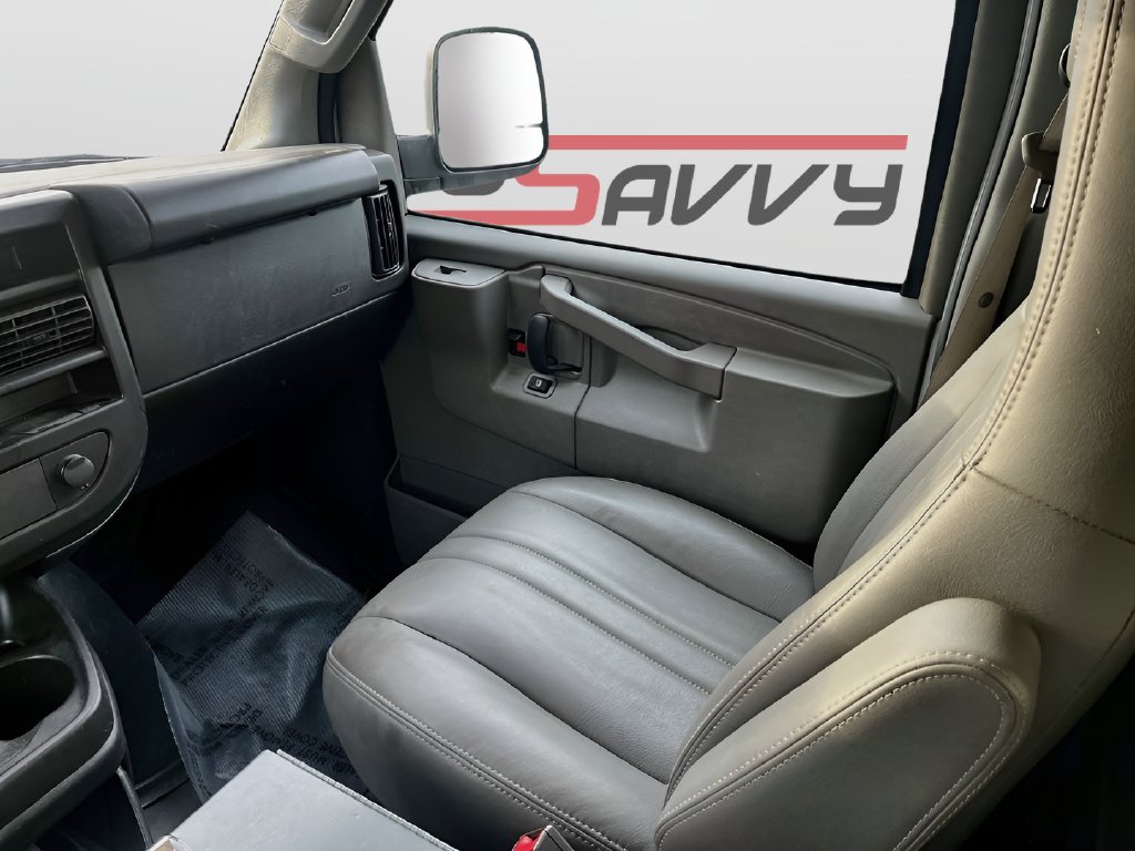 2024 Chevrolet Express 2500 photo 21 of 28