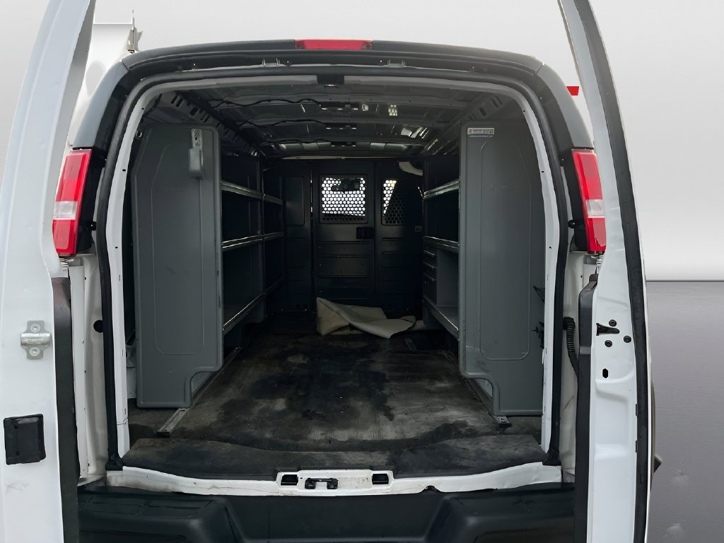 2024 Chevrolet Express 2500 photo 22 of 28