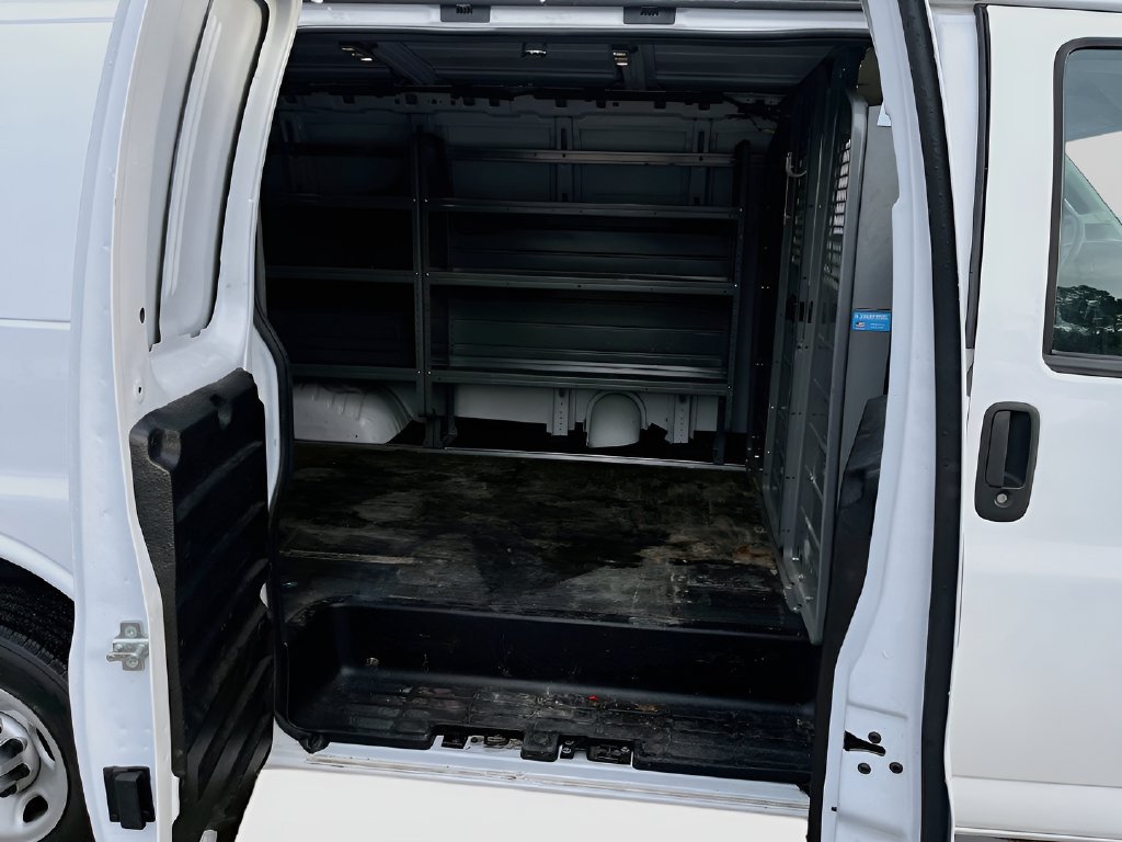 2024 Chevrolet Express 2500 photo 23 of 28