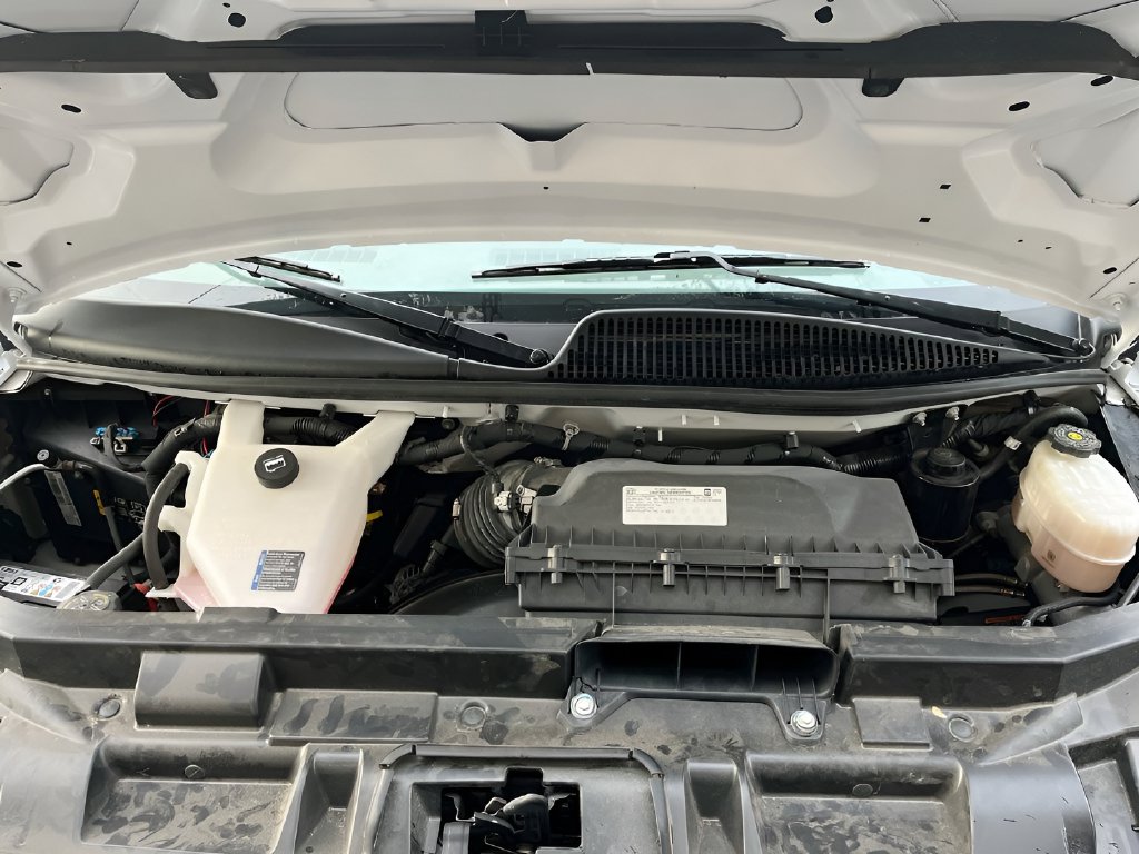 2024 Chevrolet Express 2500 photo 26 of 28