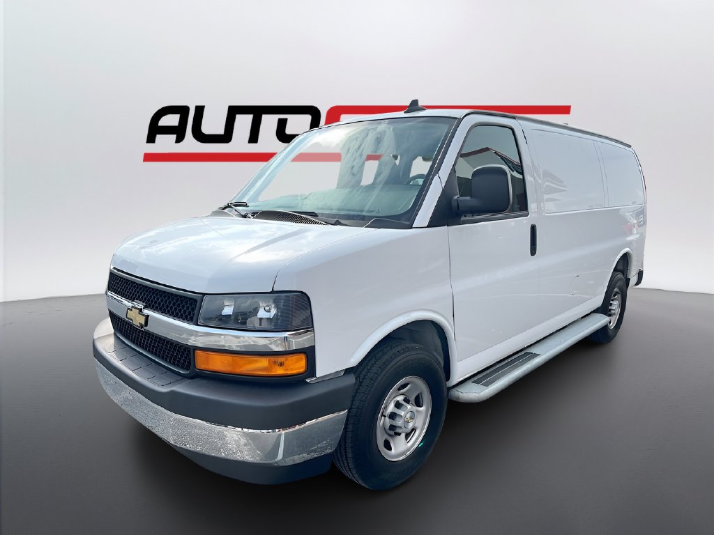 2023 Chevrolet Express 2500 photo 3 of 27