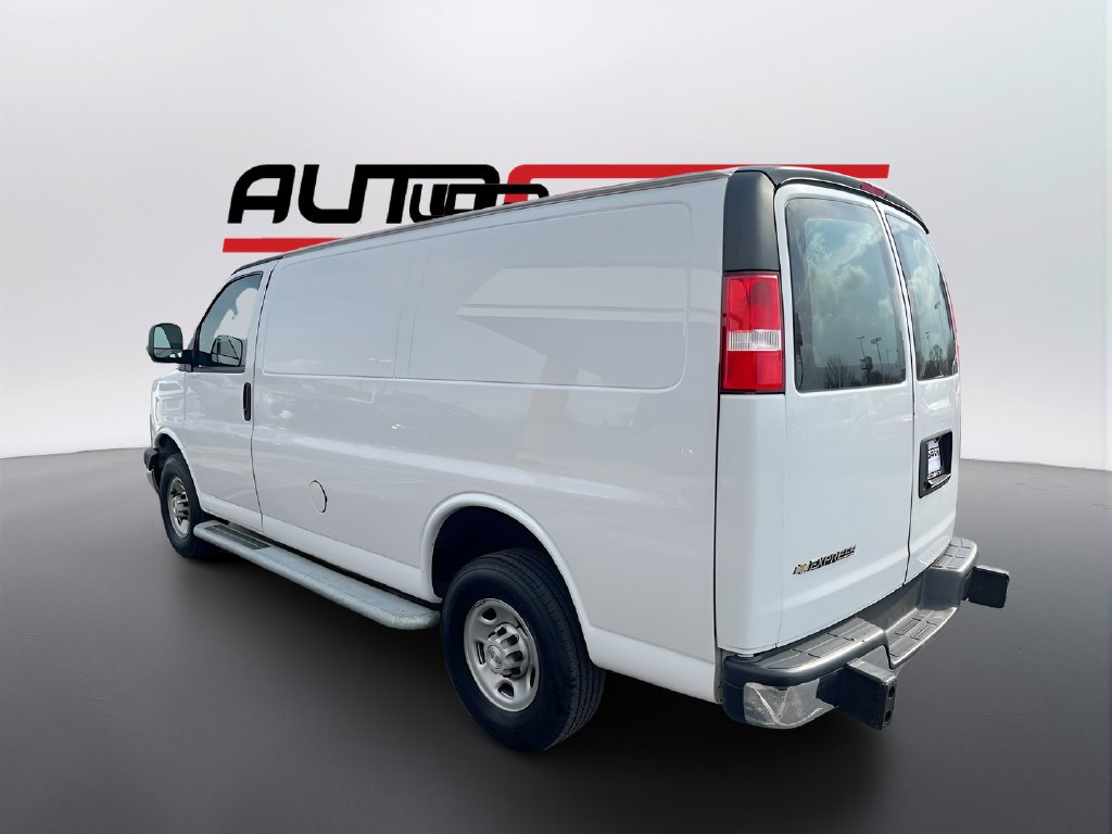2023 Chevrolet Express 2500 photo 5 of 27