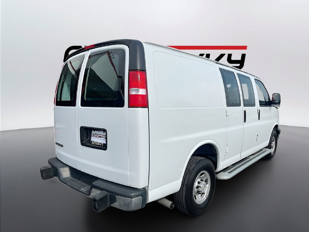 2023 Chevrolet Express 2500 photo 7 of 27