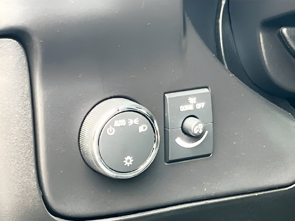 2023 Chevrolet Express 2500 photo 10 of 27