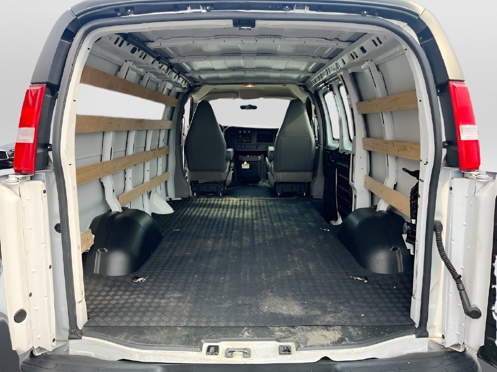 2023 Chevrolet Express 2500 photo 22 of 27