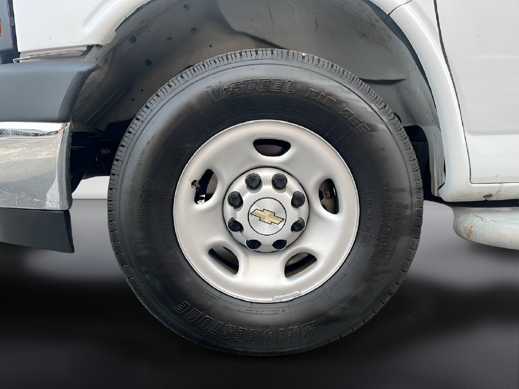 2023 Chevrolet Express 2500 photo 26 of 27
