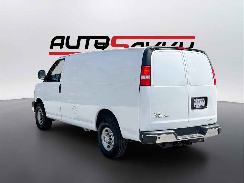 2024 Chevrolet Express 2500 photo 5 of 26