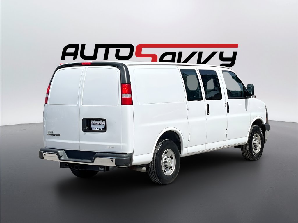 2024 Chevrolet Express 2500 photo 7 of 26