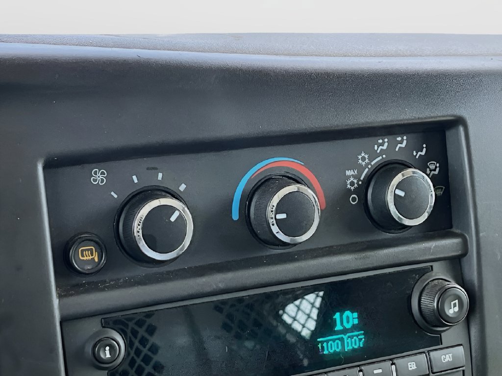 2024 Chevrolet Express 2500 photo 15 of 26