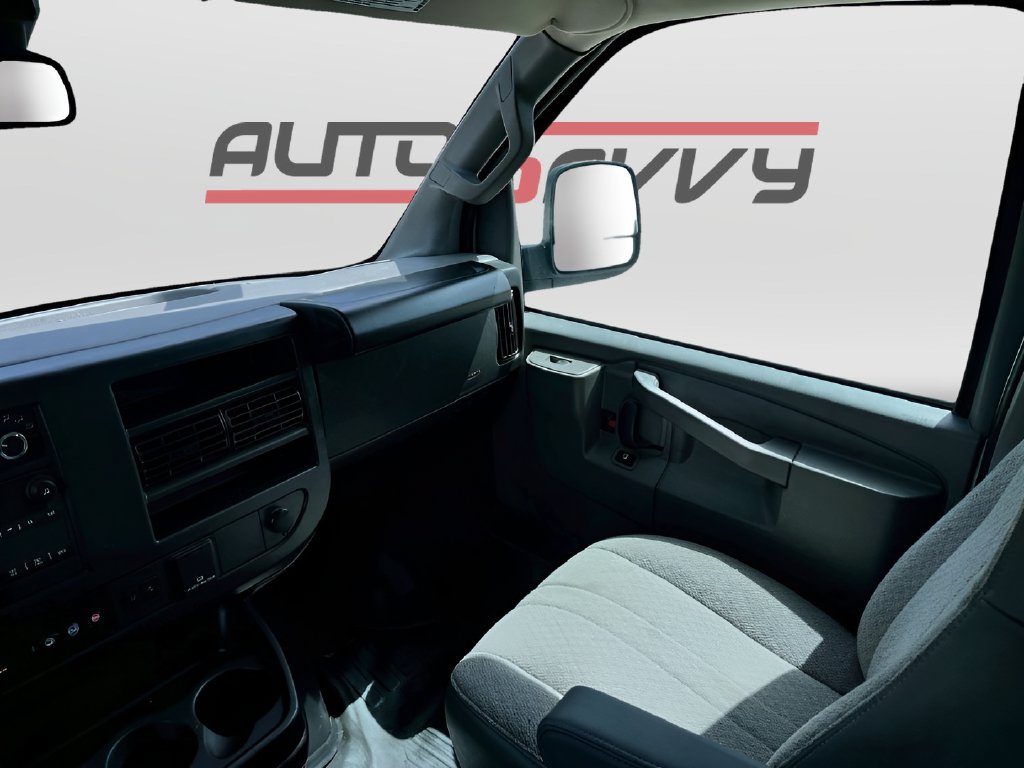 2024 Chevrolet Express 2500 photo 20 of 26